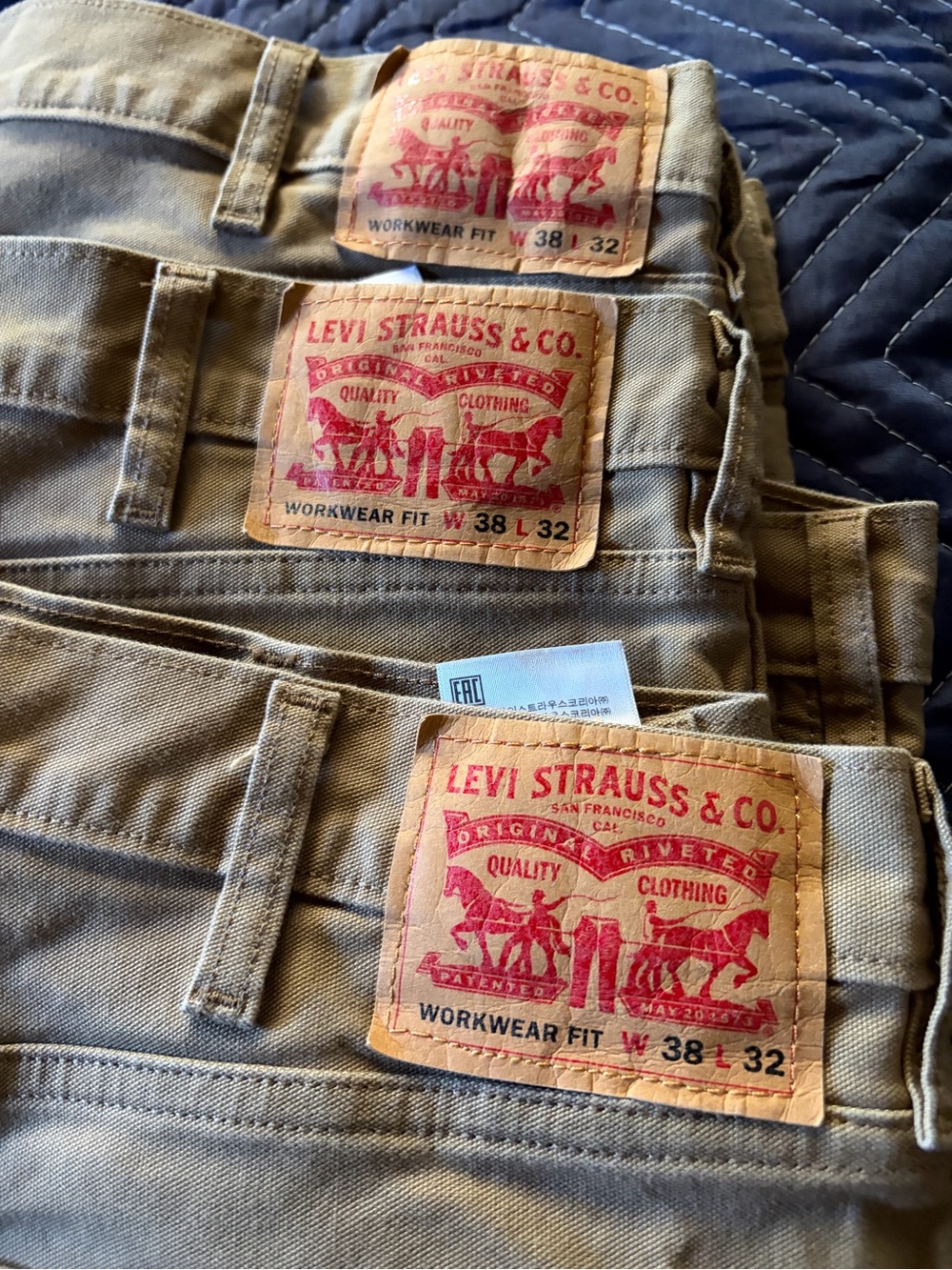 Levi's Men’s Relaxed Workwear Jeans - Khaki -Size 38x32/ 3 Pairs